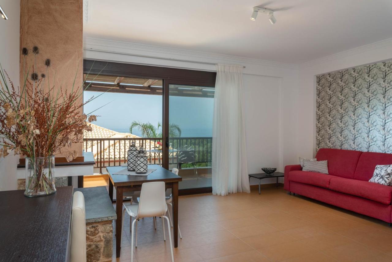 3Aktes Suites & Studios Сивота Экстерьер фото