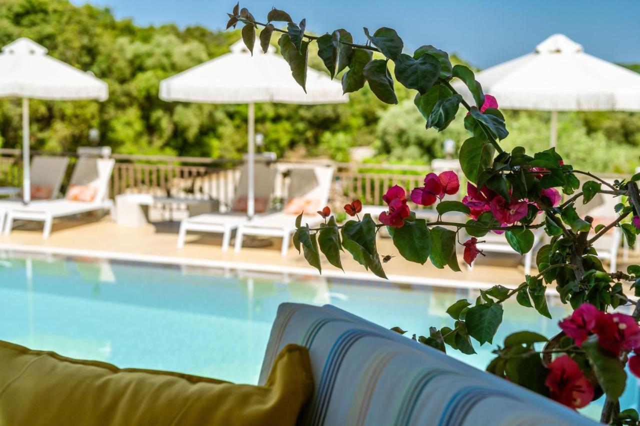 3Aktes Suites & Studios Сивота Экстерьер фото