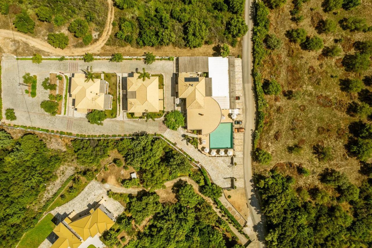3Aktes Suites & Studios Сивота Экстерьер фото