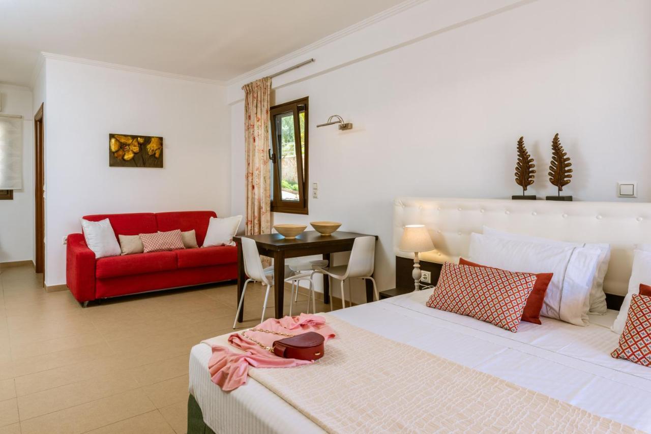 3Aktes Suites & Studios Сивота Экстерьер фото