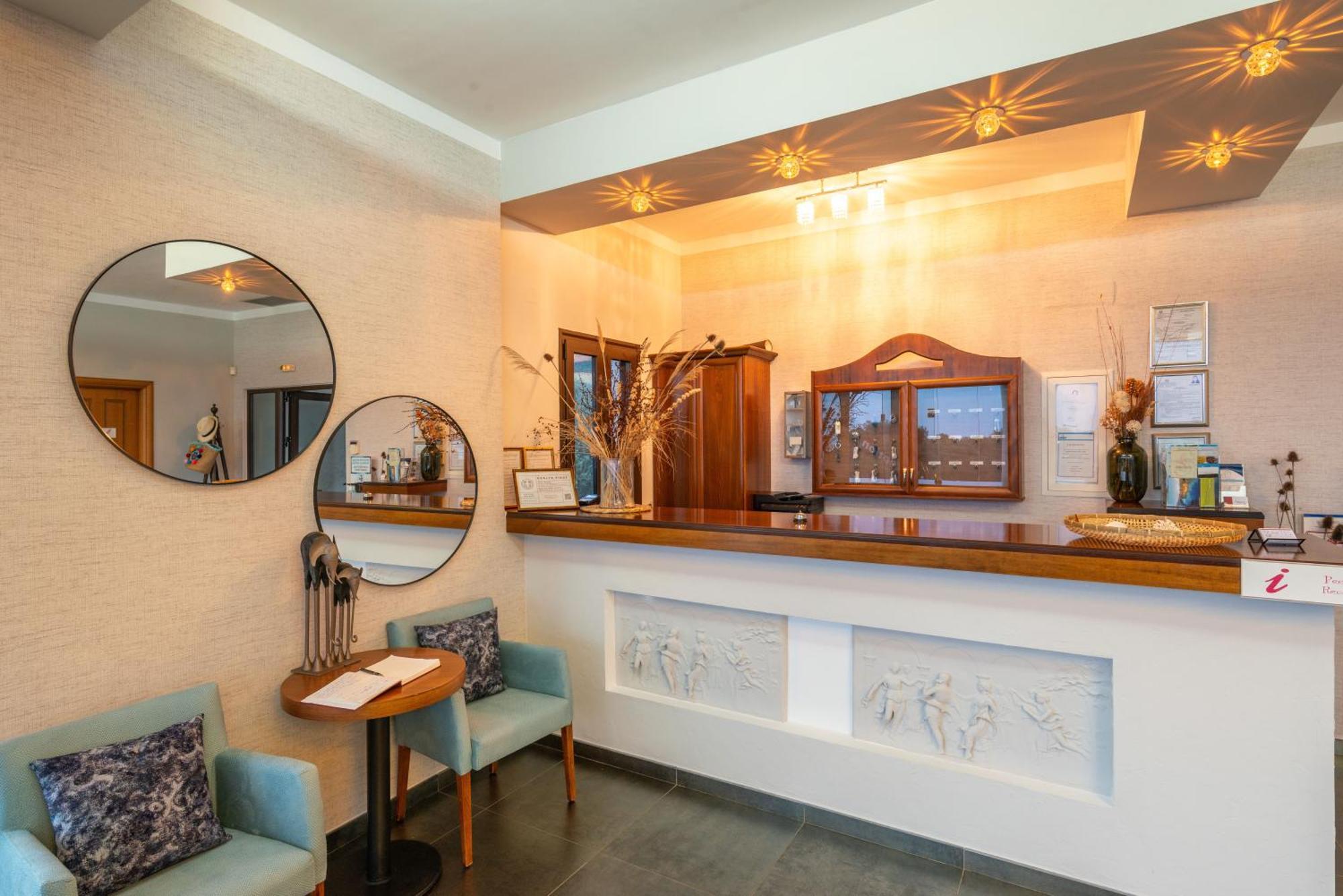 3Aktes Suites & Studios Сивота Экстерьер фото
