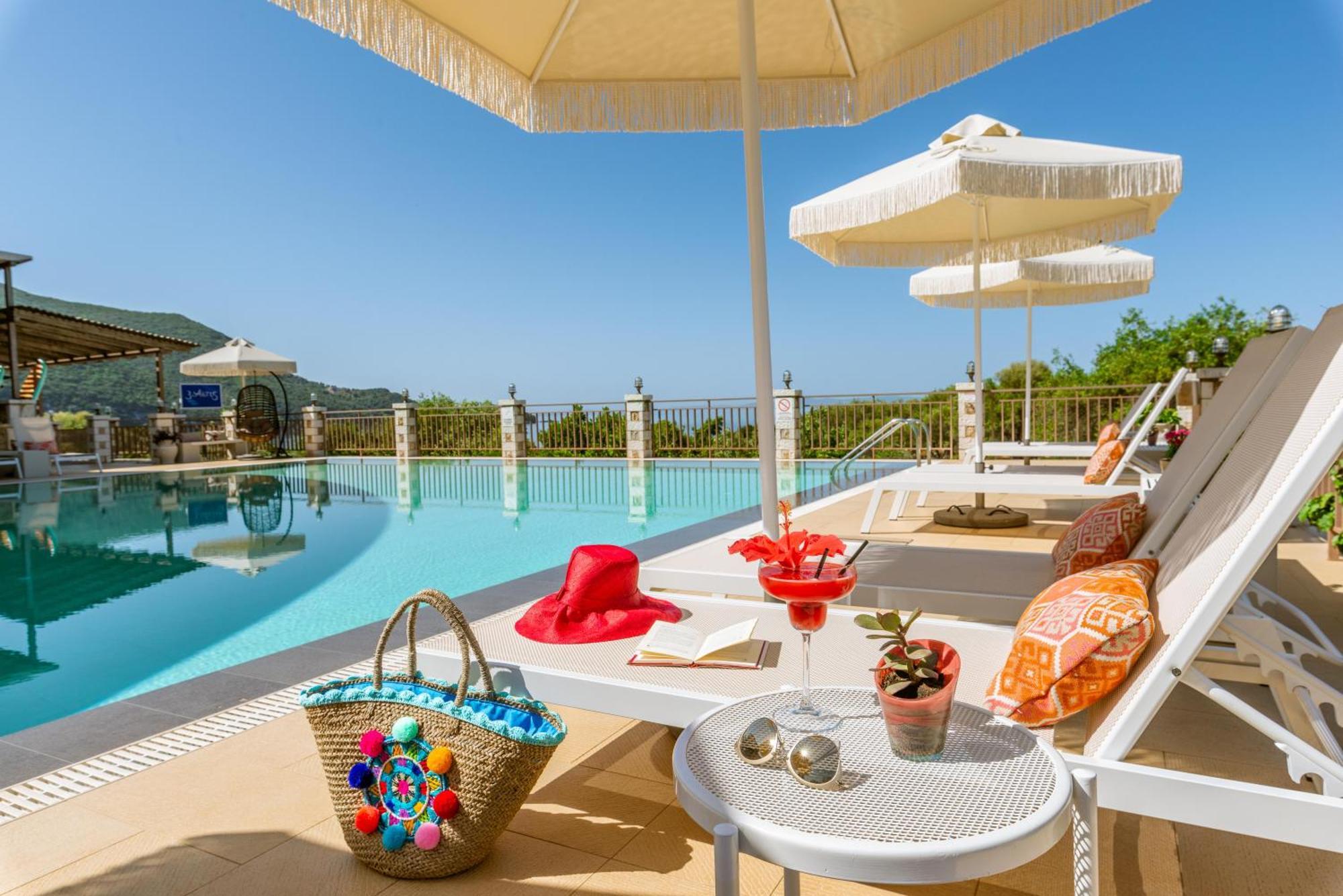 3Aktes Suites & Studios Сивота Экстерьер фото